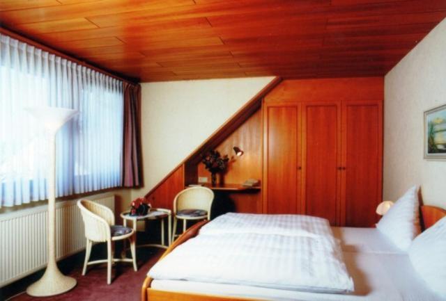 Adolphs Frühstückspension Bad Staffelstein Zimmer foto